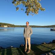 Fall lab outing to West Rattlesnake Mountain and a local winery in New Hampshire